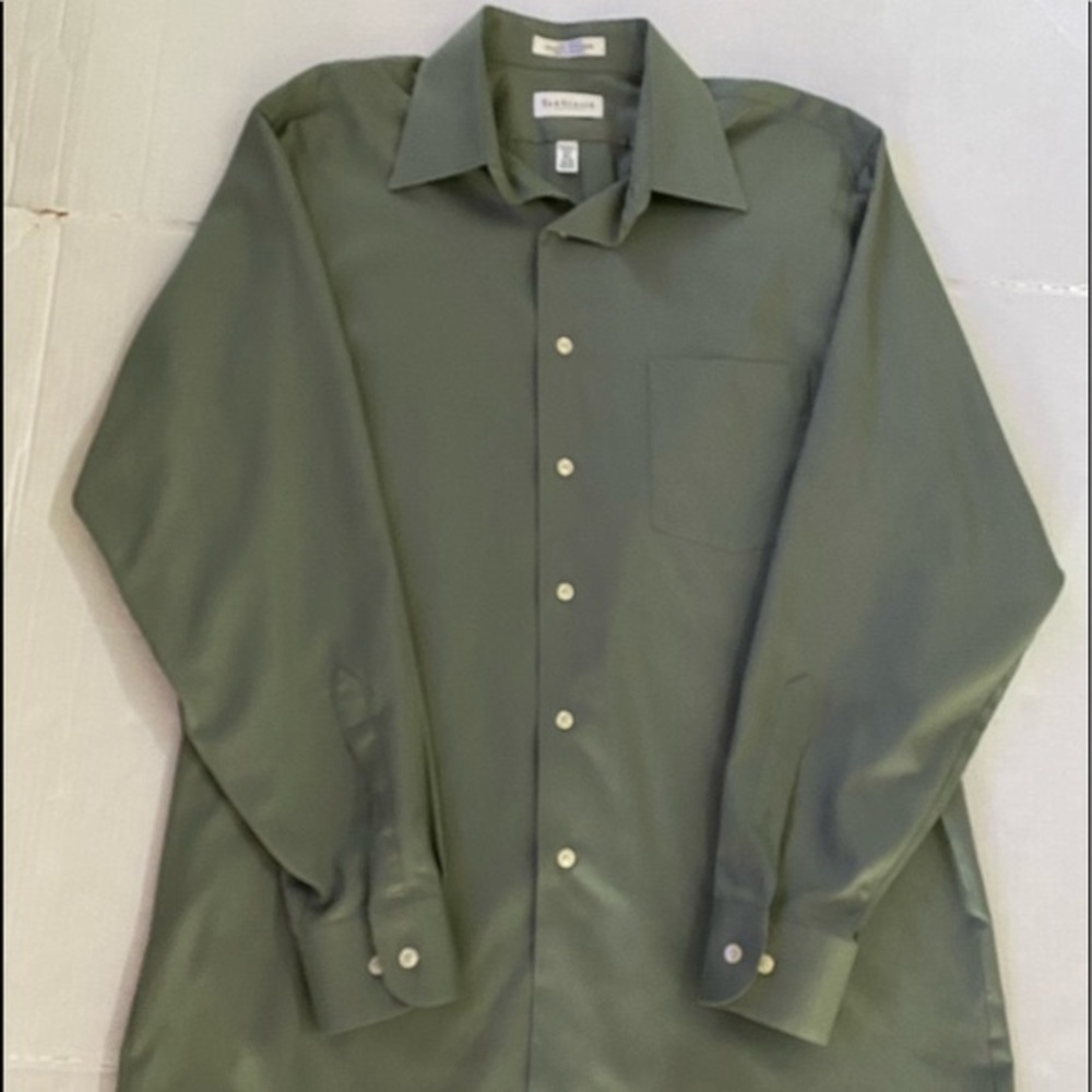 Van Heusen Long-Sleeve Mens Size 15 1/2 32/33 Button-Up Wrinkle-Free Dress Shirt